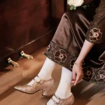 Gold Republic of China vintage qipao shoes with brown cheongsam and white socks, 1920s replica jacquard leather kitten heel shoes for traditional wear